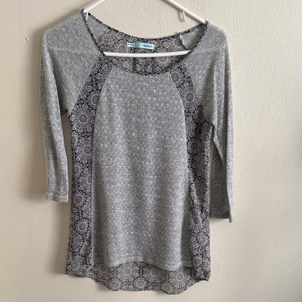 Maurices Gray and Black Patterned Long Sleeve Top